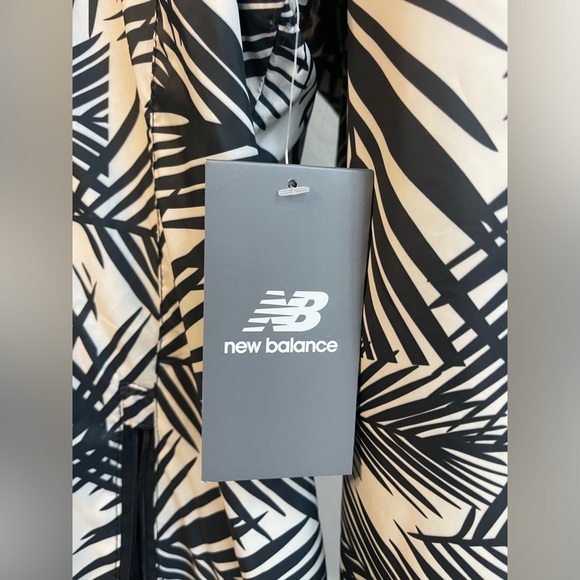 3X Mens White/Black New Balance Raincoat Windbreaker Jacket MSRP$89 - Picture 4 of 4